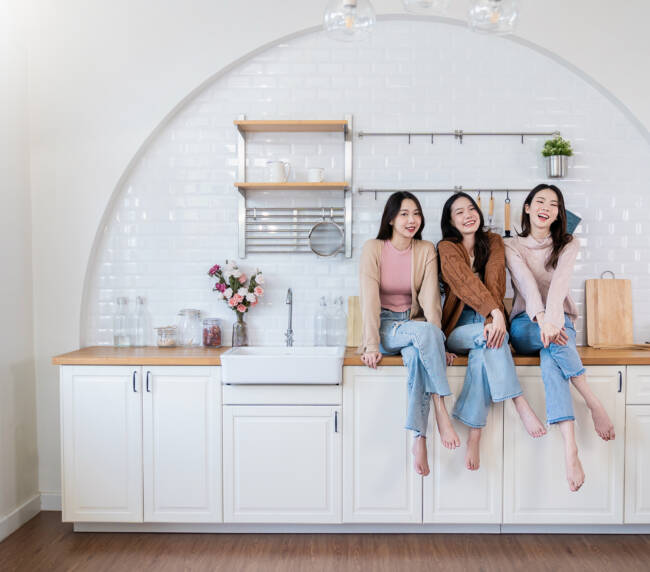 factors in buying kitchen cabinets