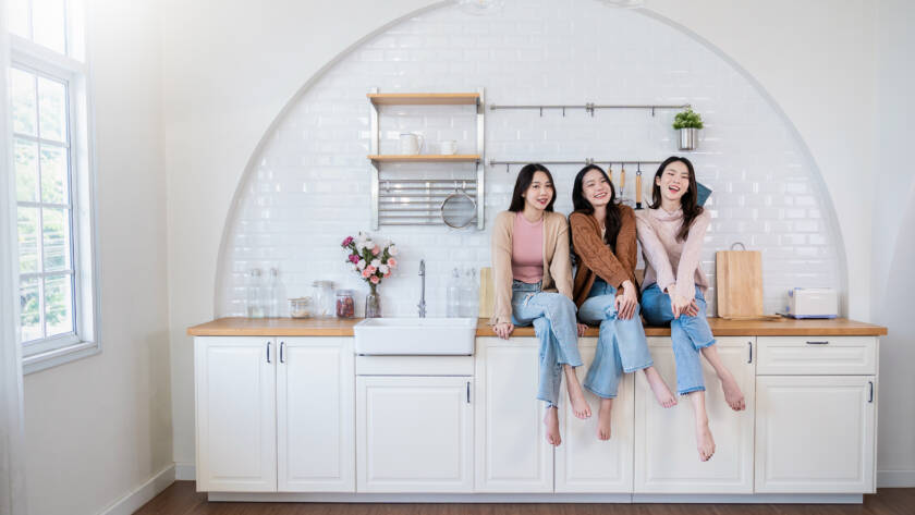 factors in buying kitchen cabinets