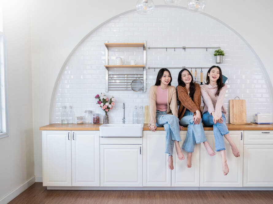 factors in buying kitchen cabinets