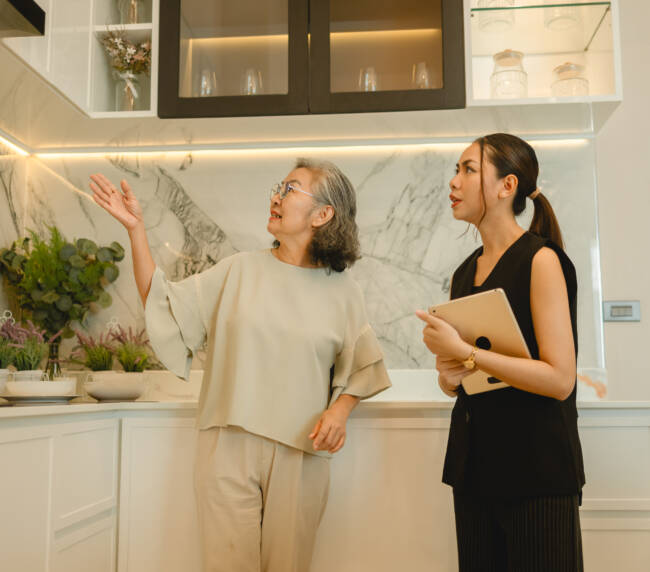 built in kitchen cabinet vs custom made kitchen cabinet