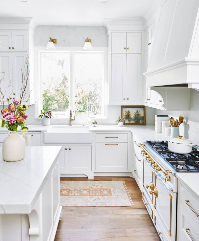 white classic kitchen cabinet